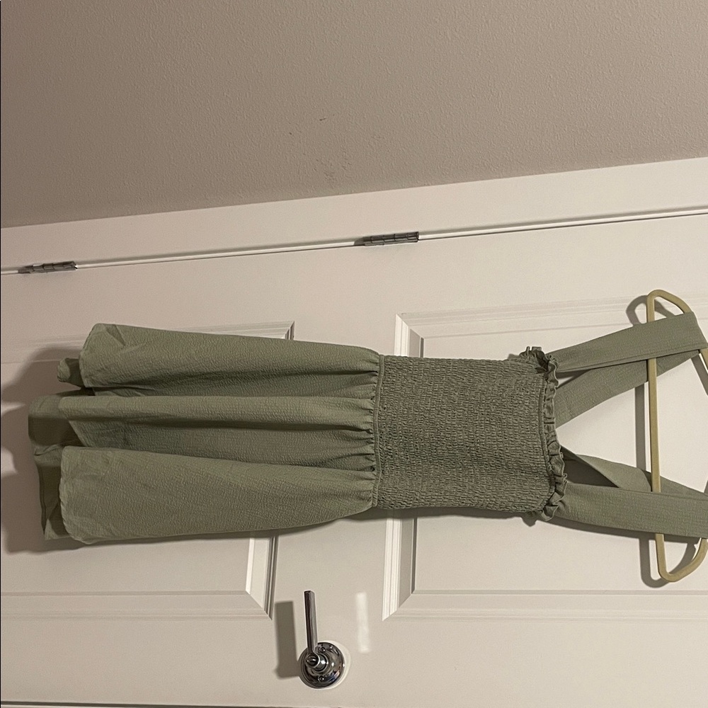 Green Sleeveless Dress